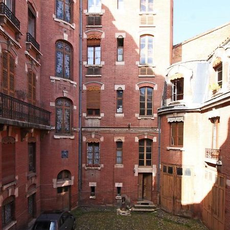 Toulouse - Alsace Lorraine - Languedoc-Place Du Salin-Museum Histoire Naturelle- Jardin Des Plantes-Musee Augustins- Palais De Justice Station Metro Carmes Ligne B Bagian luar foto